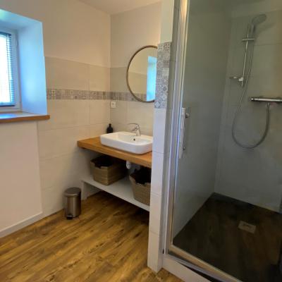 Salle d'eau chambre 1